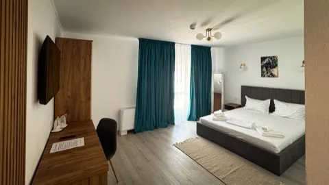 Cameră dublă cu pat matrimonial — Pensiunea Ramedal Calafat