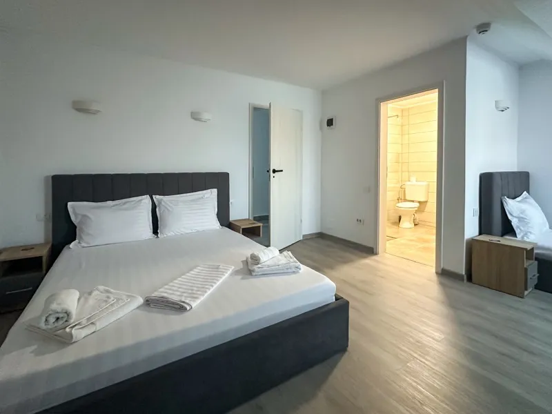 Cameră triplă pentru familii — Pensiunea Ramedal Calafat